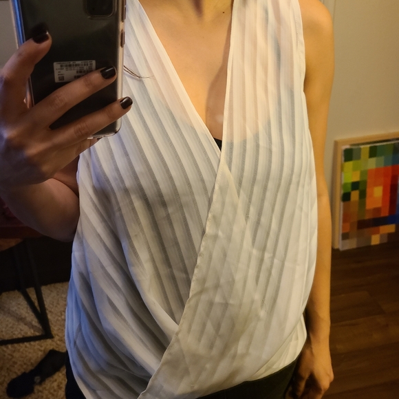 LOVE TREE minimal white sheer high low spli… - Picture 2 of 8